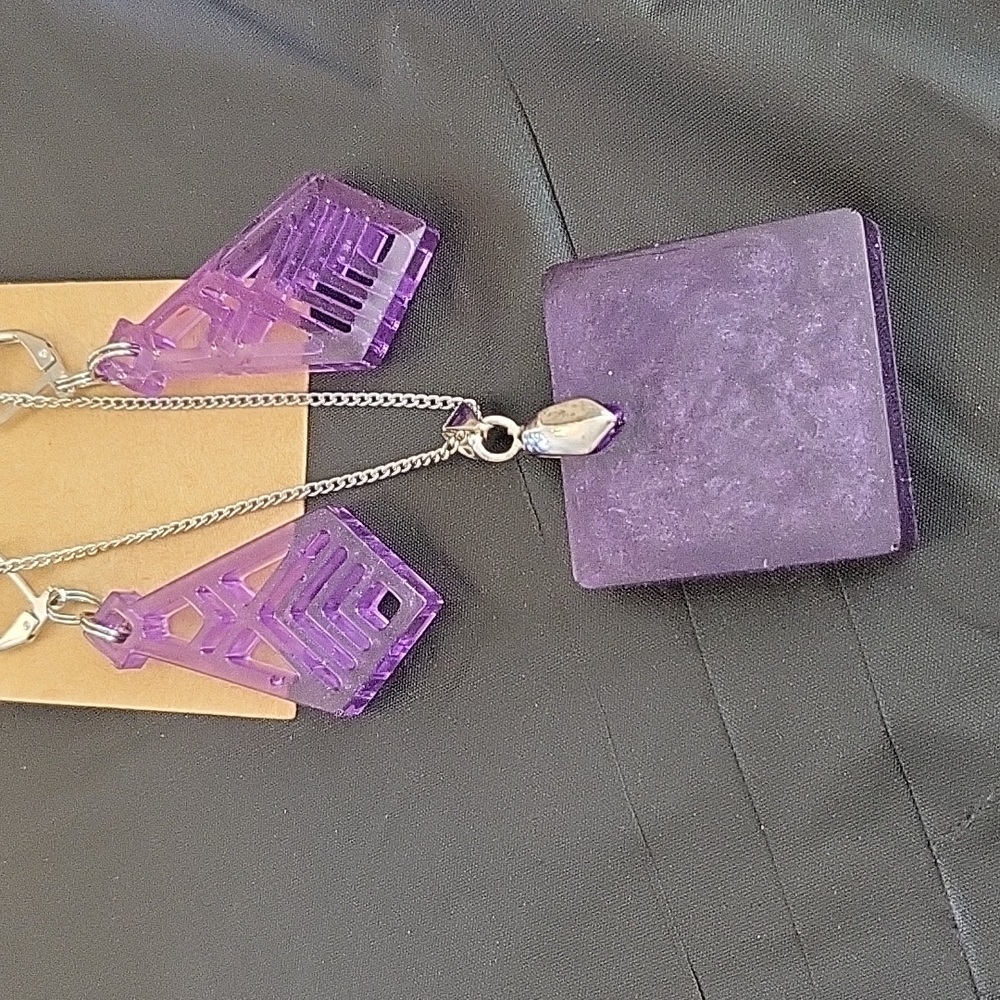 Earrings and necklace set